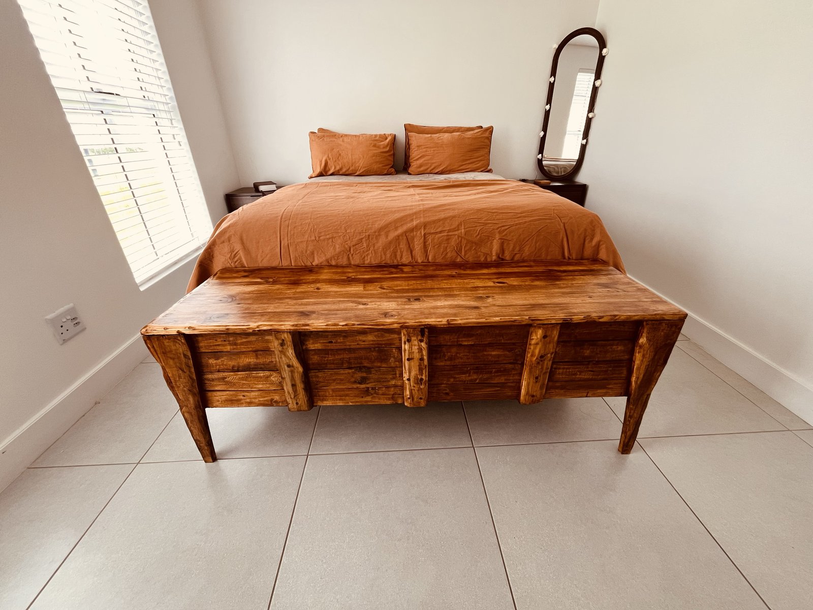 Bed end kist